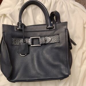Radley London Elegant Black Leather Handbag